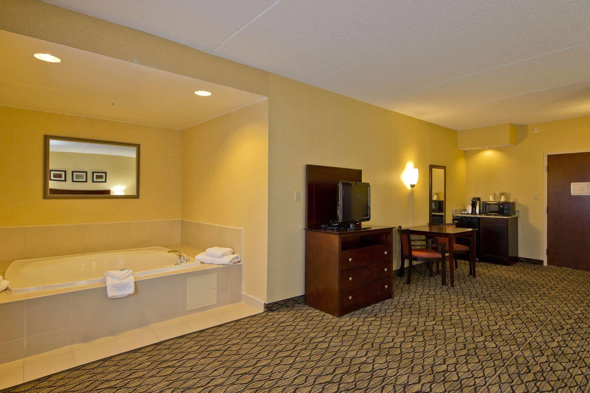 Holiday Inn Express Stephens City By Ihg Exteriör bild